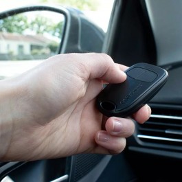 Télécommande pour Motorisation à vérins pour portail battant SIMPLY OPEN 1+ SENTINEL (en situation)