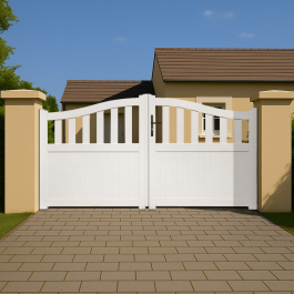 Portail battant PVC standard HAMBOURG blanc GALBÉ (en ambiance)