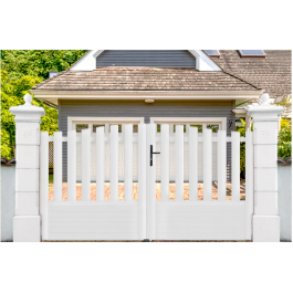 Portail battant pvc sur-mesure Alençon - Chapeau de gendarme (en situation)